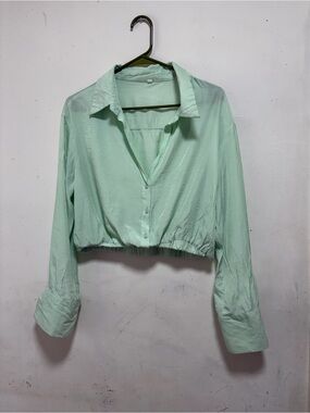 SHEIN Mint Green Cropped Button-Down Shirt